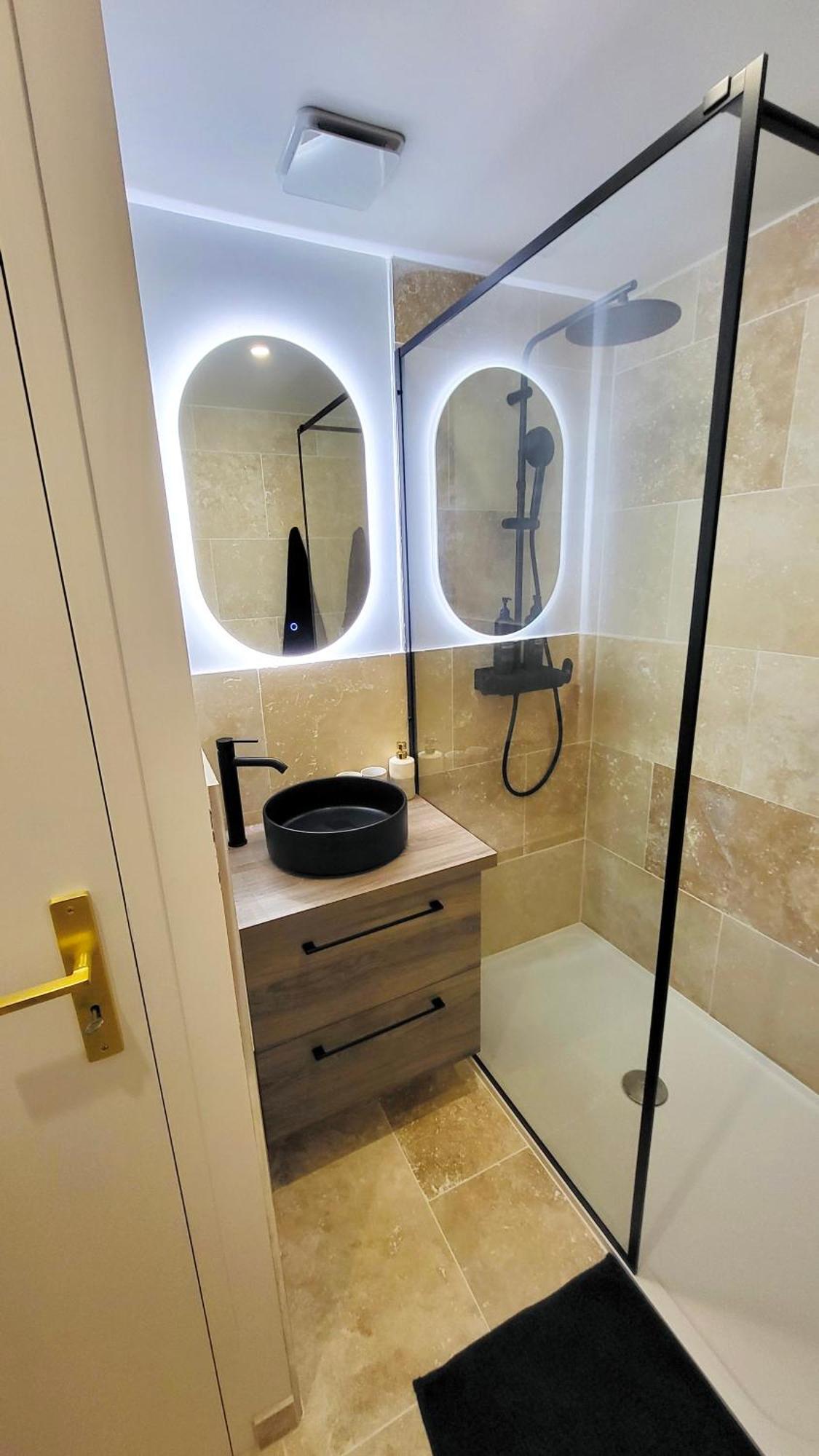 - La Suite Delos - Jacuzzi 2 Places - Centre Ville A Pied - Lit Queen Size - Parking Privee - Wifi - City Center Within Walking Distance - Кимпер Екстериор снимка