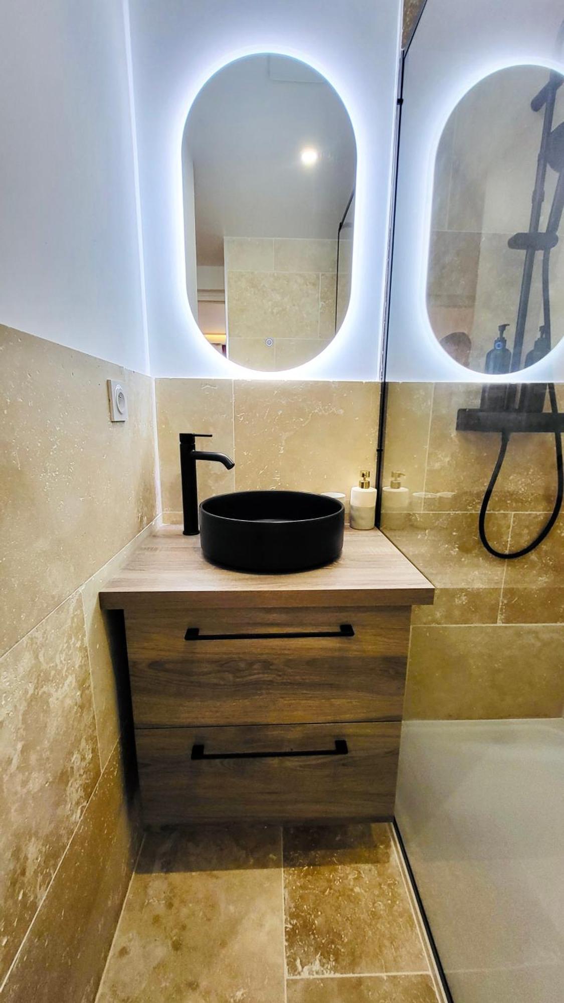 - La Suite Delos - Jacuzzi 2 Places - Centre Ville A Pied - Lit Queen Size - Parking Privee - Wifi - City Center Within Walking Distance - Кимпер Екстериор снимка