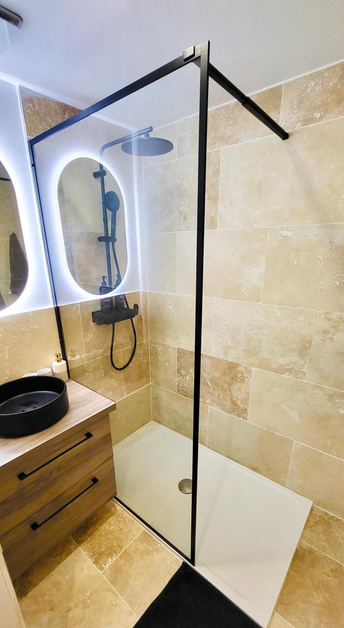 - La Suite Delos - Jacuzzi 2 Places - Centre Ville A Pied - Lit Queen Size - Parking Privee - Wifi - City Center Within Walking Distance - Кимпер Екстериор снимка