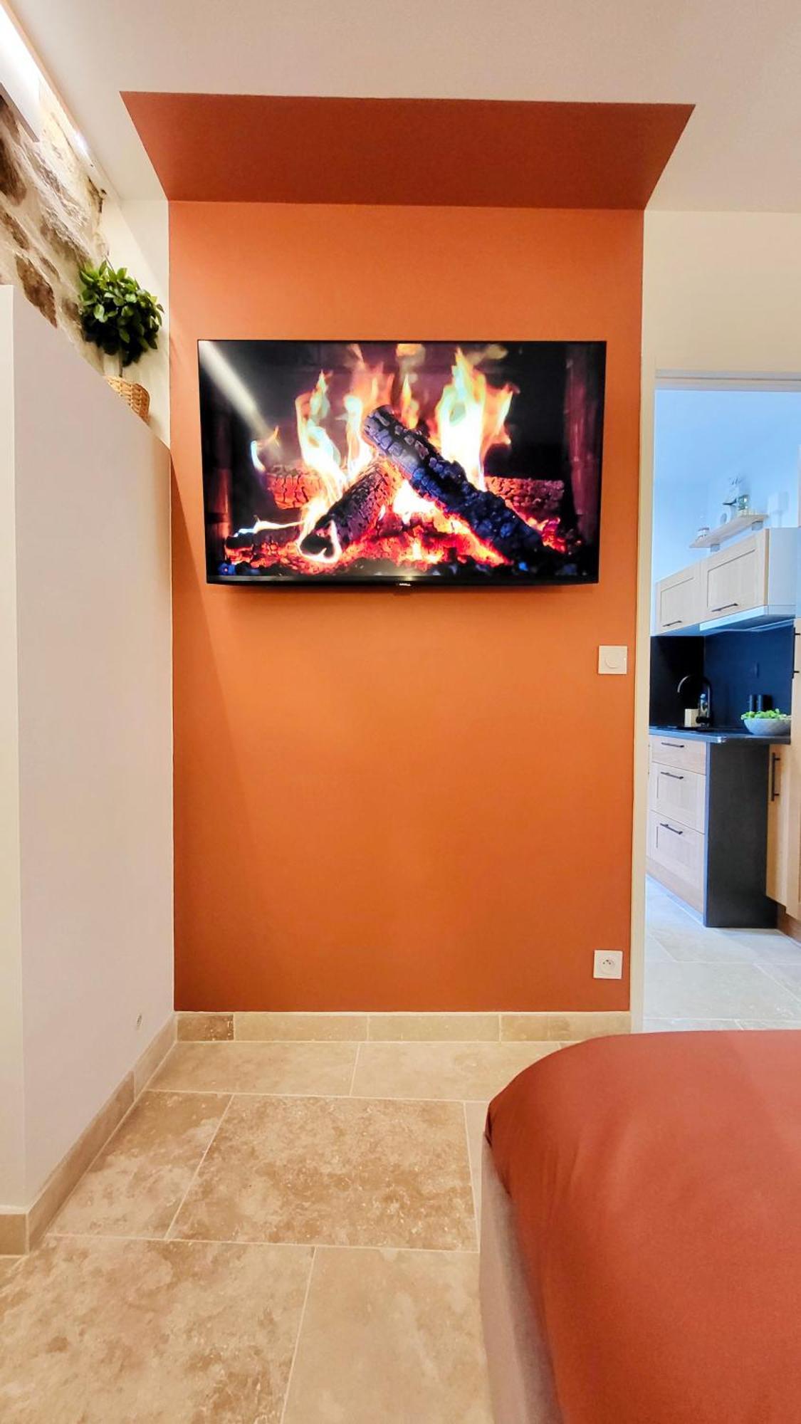 - La Suite Delos - Jacuzzi 2 Places - Centre Ville A Pied - Lit Queen Size - Parking Privee - Wifi - City Center Within Walking Distance - Кимпер Екстериор снимка